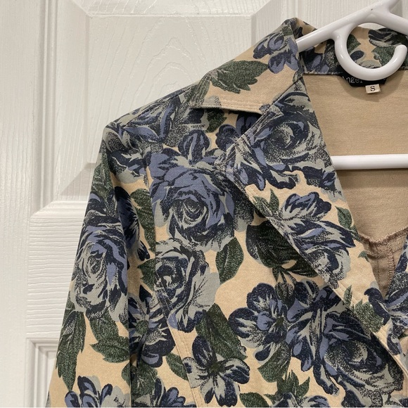 Vintage Floral Blazer - Picture 4 of 15